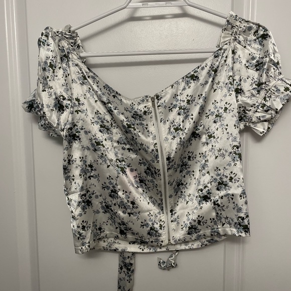 Flower print satin off the shoulder top - Picture 2 of 3